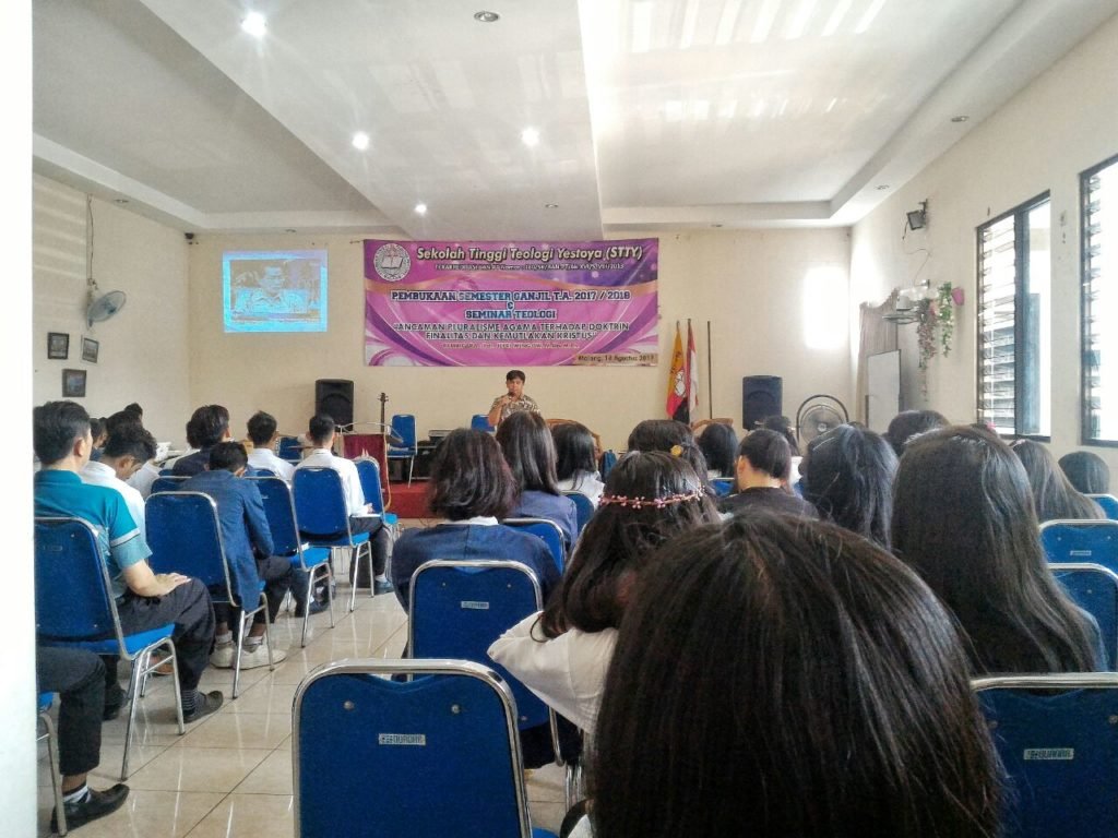 Mahasiswa Magister Terapan menyusun proyek akhir